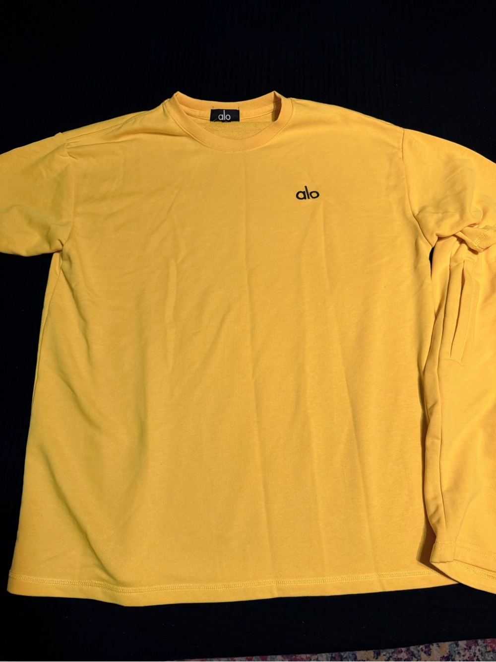 ALO Yoga Men’s Bright Yellow short Sleeve Crew Shirt and shorts